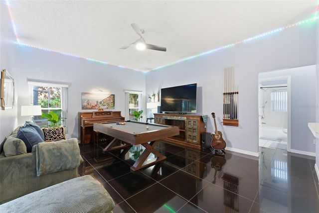 1813 CROSSWELL COURT, Orlando, FL 32837