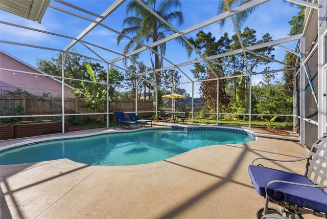 1813 CROSSWELL COURT, Orlando, FL 32837