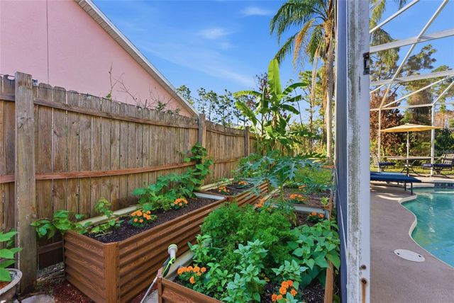 1813 CROSSWELL COURT, Orlando, FL 32837