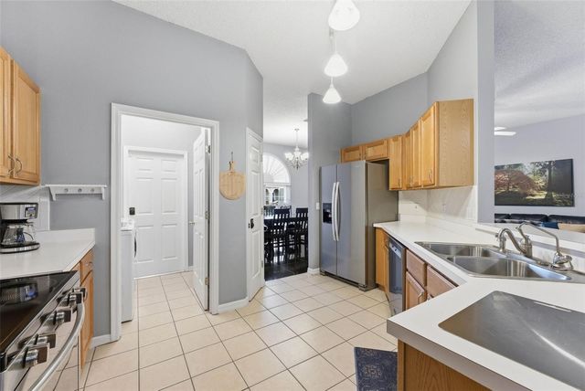 1813 CROSSWELL COURT, Orlando, FL 32837