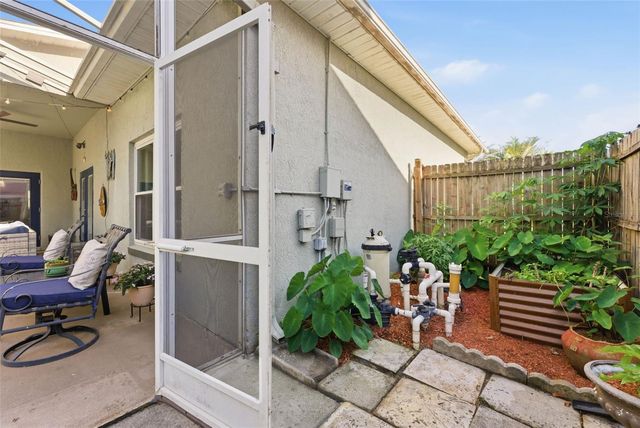 1813 CROSSWELL COURT, Orlando, FL 32837