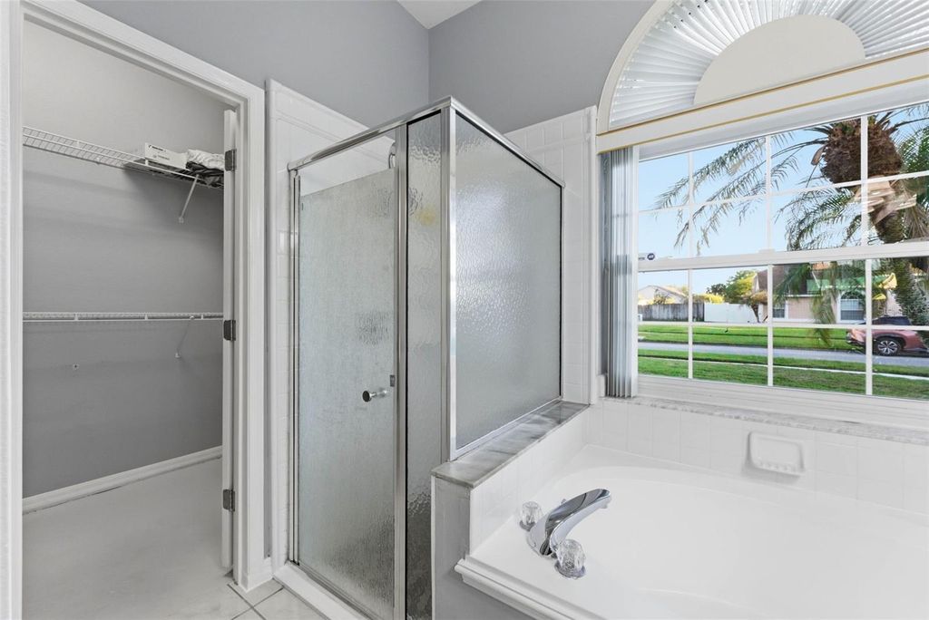 Image 16 of property listing at 1813 CROSSWELL COURT, Orlando, FL 32837