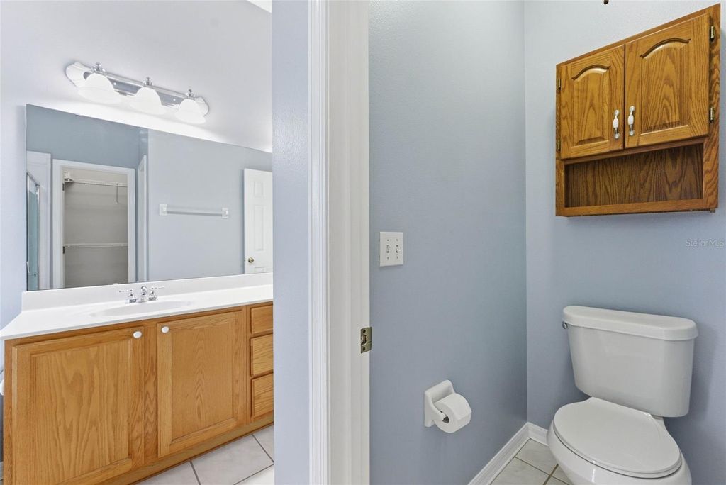 Image 18 of property listing at 1813 CROSSWELL COURT, Orlando, FL 32837