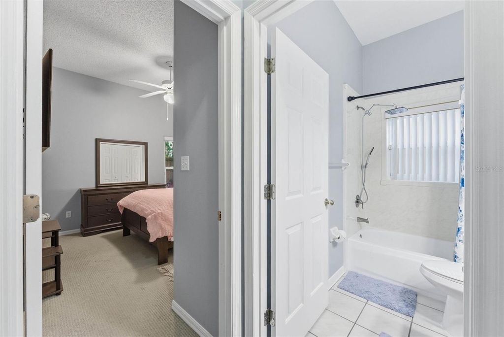 Image 28 of property listing at 1813 CROSSWELL COURT, Orlando, FL 32837