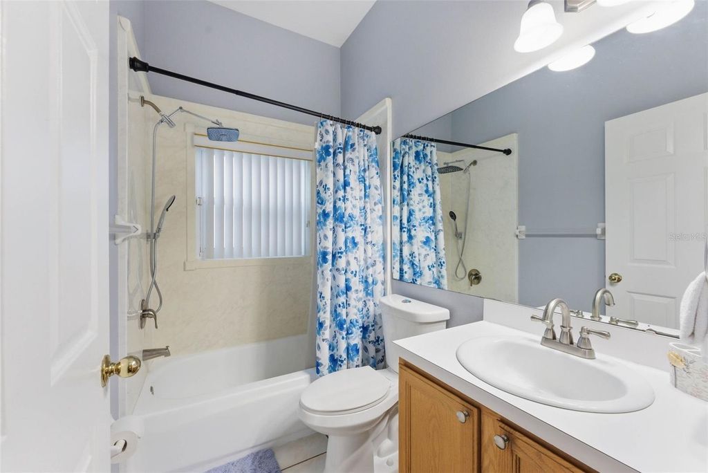 Image 29 of property listing at 1813 CROSSWELL COURT, Orlando, FL 32837