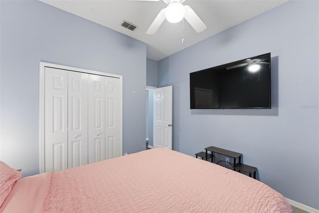 Image 32 of property listing at 1813 CROSSWELL COURT, Orlando, FL 32837
