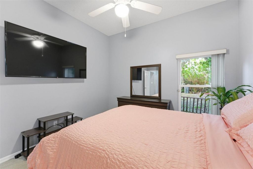 Image 33 of property listing at 1813 CROSSWELL COURT, Orlando, FL 32837