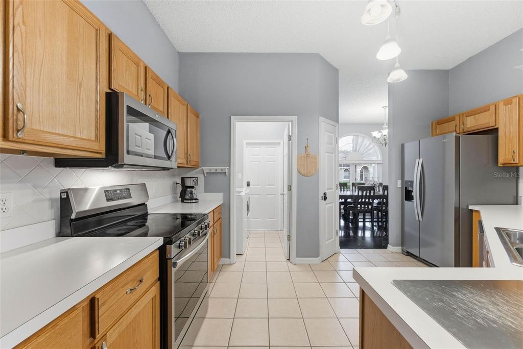 Image 54 of property listing at 1813 CROSSWELL COURT, Orlando, FL 32837