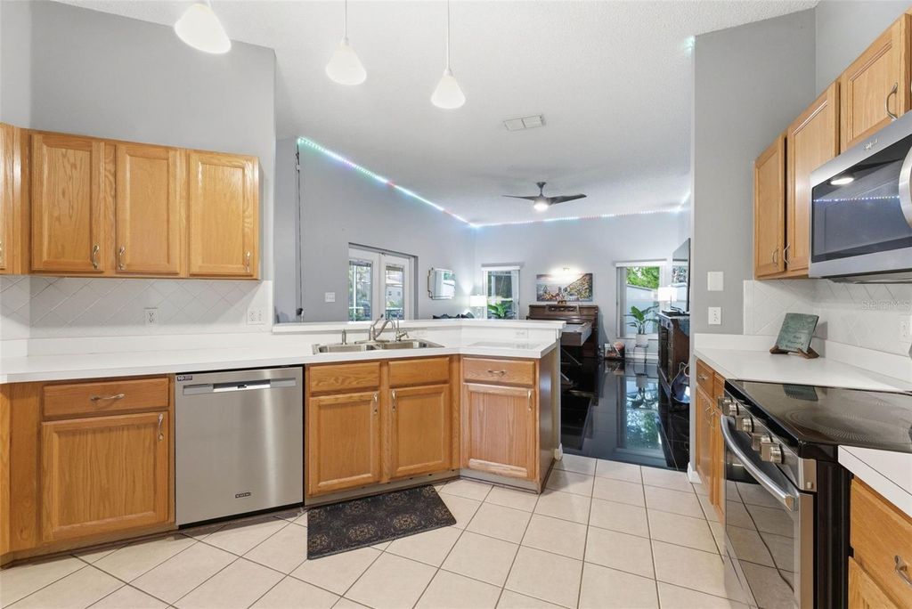 Image 56 of property listing at 1813 CROSSWELL COURT, Orlando, FL 32837