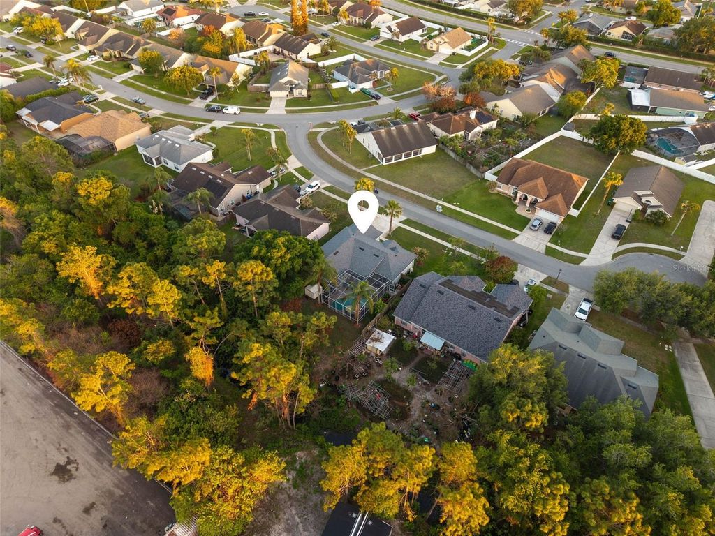 Image 64 of property listing at 1813 CROSSWELL COURT, Orlando, FL 32837