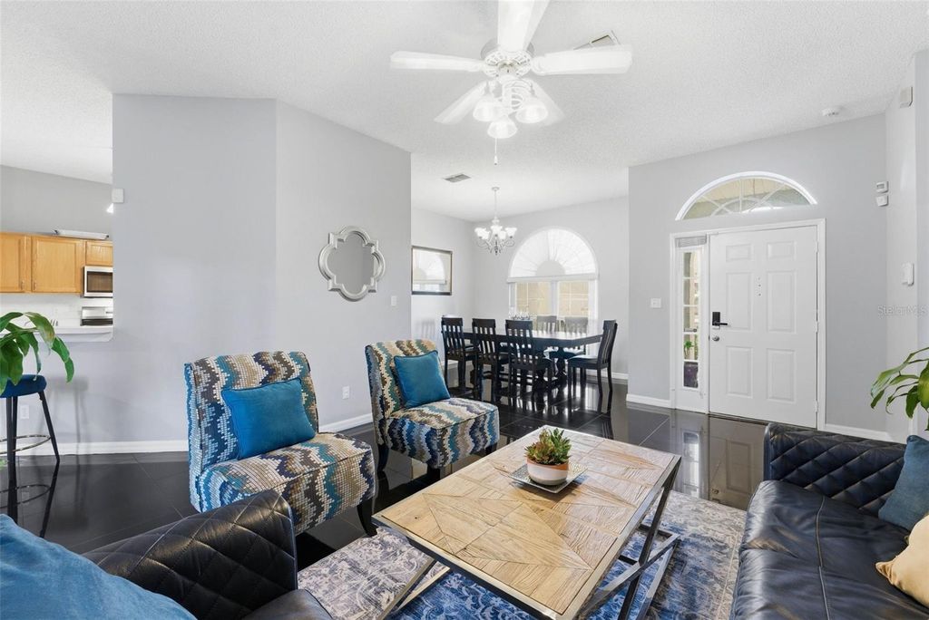 Image 10 of property listing at 1813 CROSSWELL COURT, Orlando, FL 32837