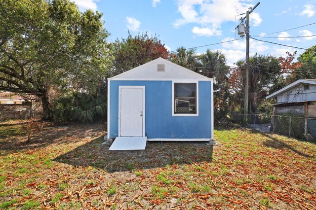 1013 Hispana Avenue, Fort Pierce, FL 34982