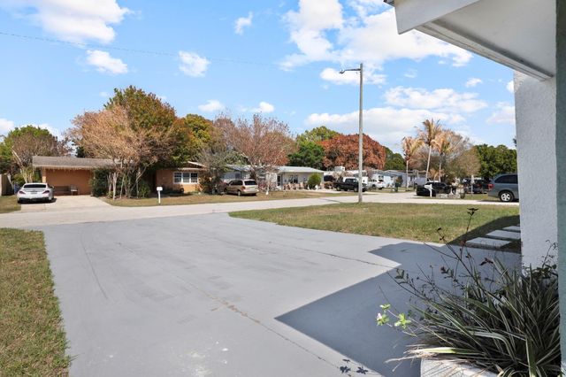 1013 Hispana Avenue, Fort Pierce, FL 34982