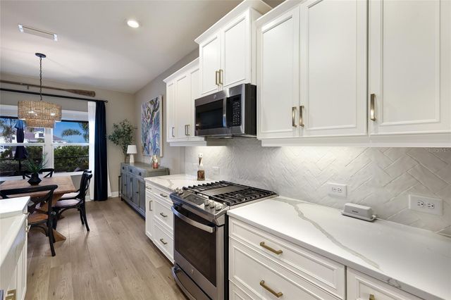 8011 ANTHIRIUM LOOP, Sarasota, FL 34240