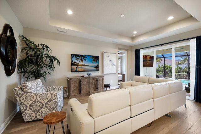 8011 ANTHIRIUM LOOP, Sarasota, FL 34240