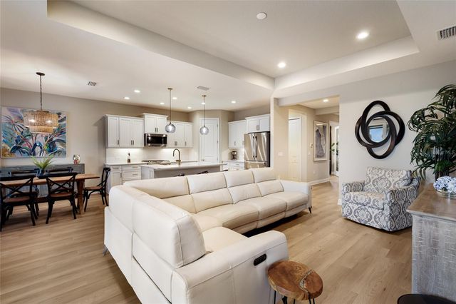 8011 ANTHIRIUM LOOP, Sarasota, FL 34240