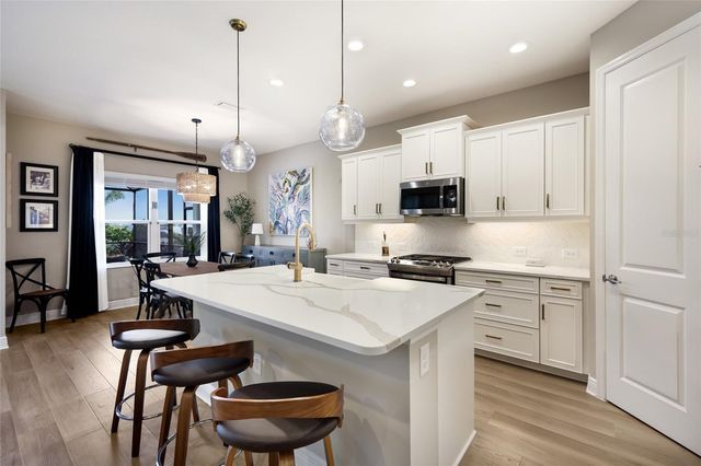 8011 ANTHIRIUM LOOP, Sarasota, FL 34240