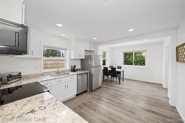 3420 Fairmont Road, Royal Oak, MI 48073