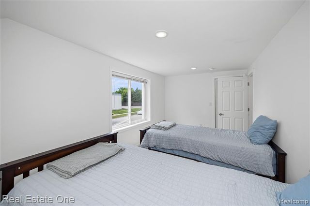 3420 Fairmont Road, Royal Oak, MI 48073