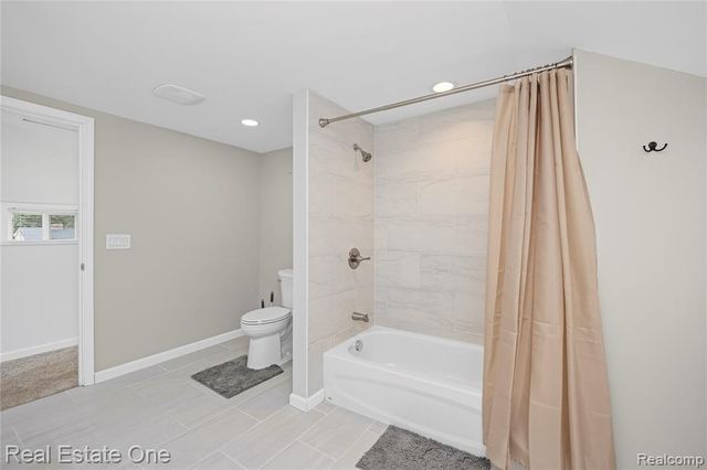 3420 Fairmont Road, Royal Oak, MI 48073