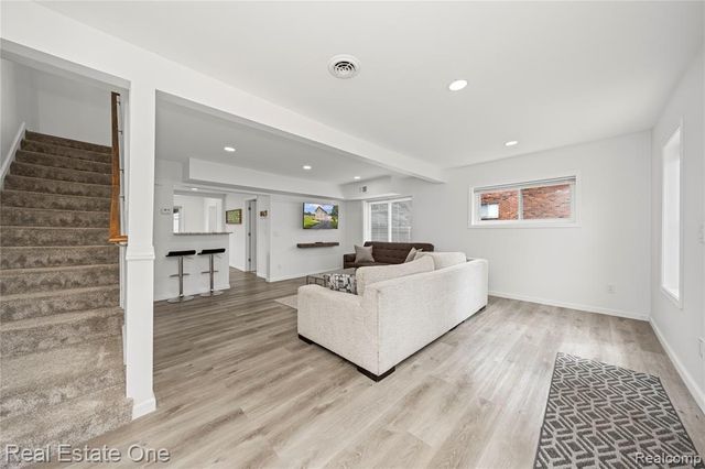 3420 Fairmont Road, Royal Oak, MI 48073