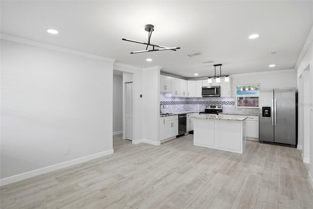 3611 W OKLAHOMA AVENUE, Tampa, FL 33611