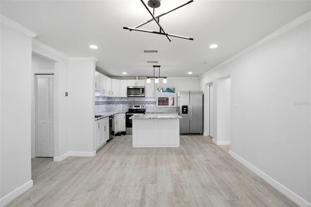 3611 W OKLAHOMA AVENUE, Tampa, FL 33611