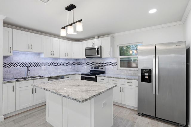 3611 W OKLAHOMA AVENUE, Tampa, FL 33611