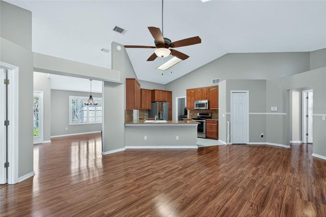 112 MADRONA, Eustis, FL 32726