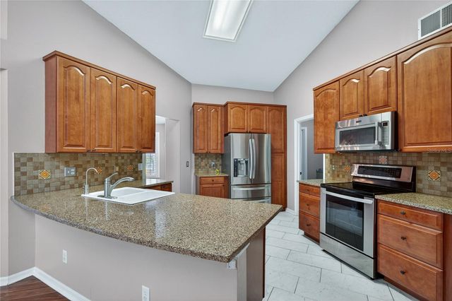 112 MADRONA, Eustis, FL 32726