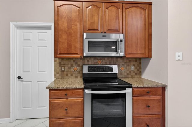 112 MADRONA, Eustis, FL 32726