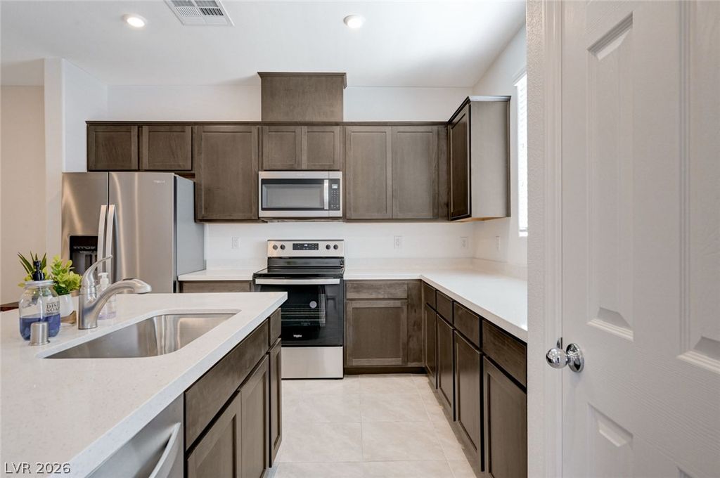 6515 Taffrail Avenue, Las Vegas, NV 89118 — photo 2