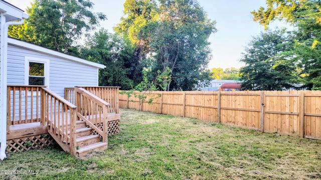 702a Richardson Street # A, Elizabeth City, NC 27909
