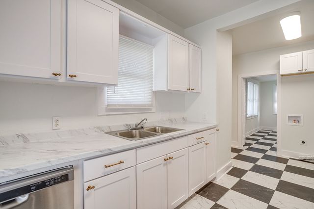 1325 Hurley Avenue, Fort Worth, TX 76104
