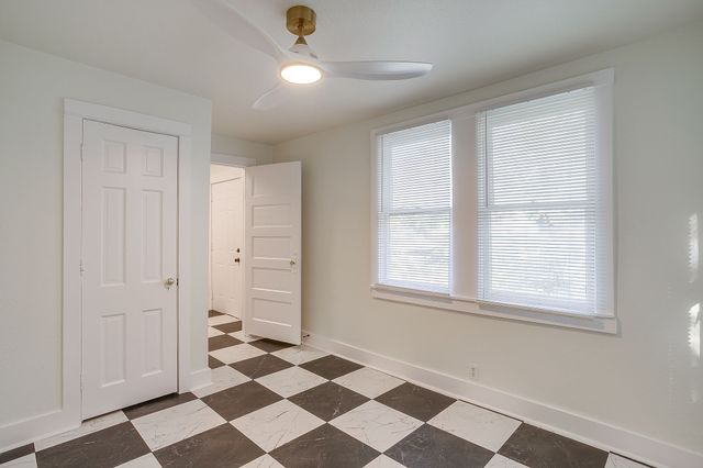 1325 Hurley Avenue, Fort Worth, TX 76104