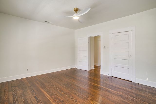 1325 Hurley Avenue, Fort Worth, TX 76104