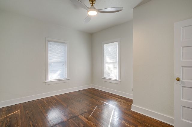 1325 Hurley Avenue, Fort Worth, TX 76104