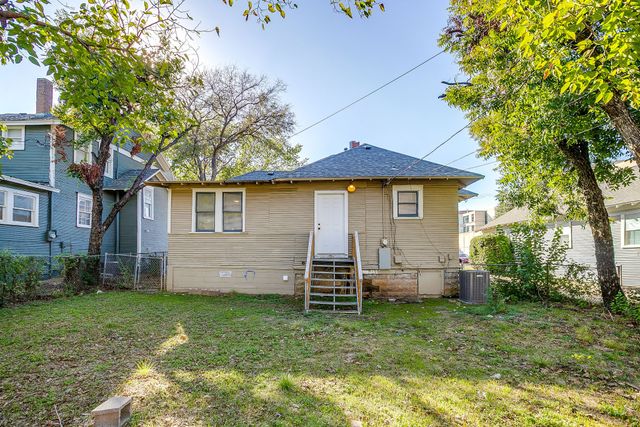 1325 Hurley Avenue, Fort Worth, TX 76104