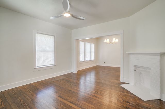 1325 Hurley Avenue, Fort Worth, TX 76104