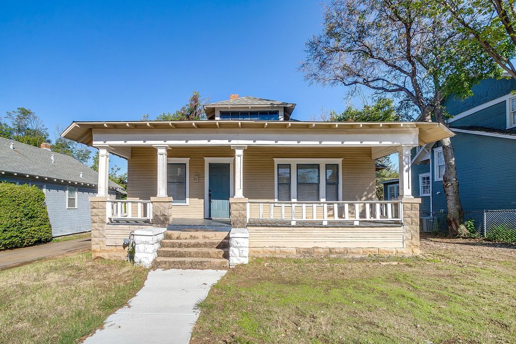1325 Hurley Avenue, Fort Worth, TX 76104