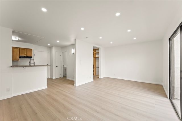 20234 Cantara Street 224, Winnetka, CA 91306