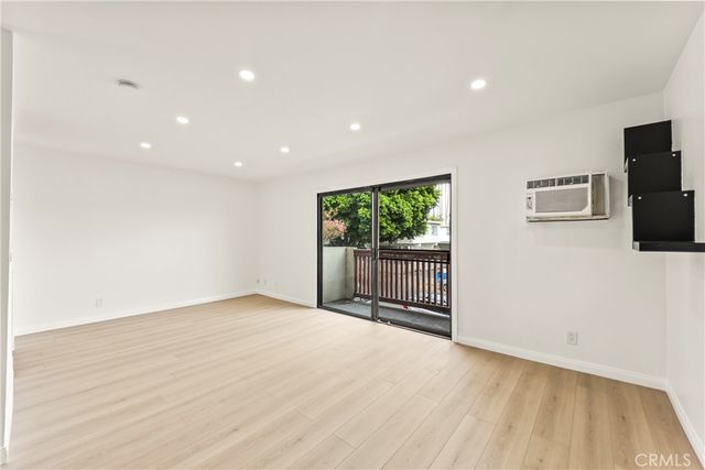 20234 Cantara Street 224, Winnetka, CA 91306