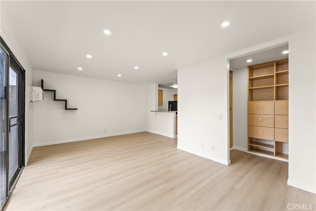 20234 Cantara Street 224, Winnetka, CA 91306