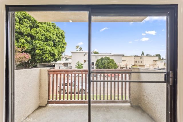 20234 Cantara Street 224, Winnetka, CA 91306