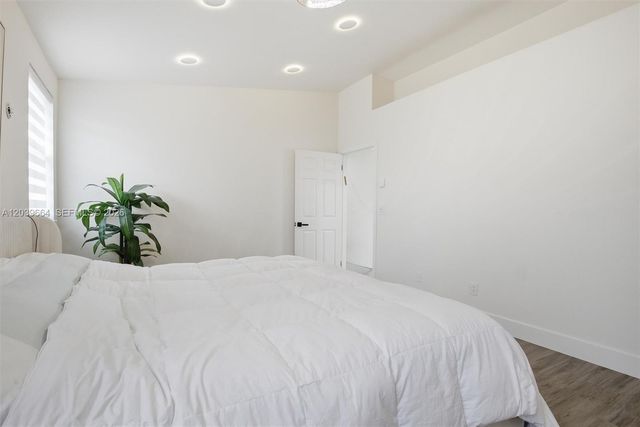 19185 NW 22nd St, Pembroke Pines, FL 33029