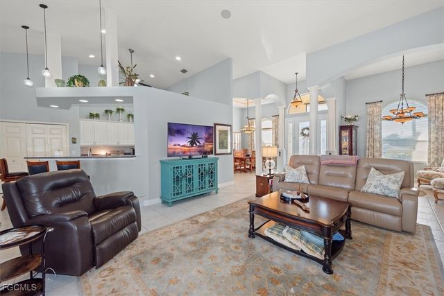 2529 Gleason PKWY, Cape Coral, FL 33914