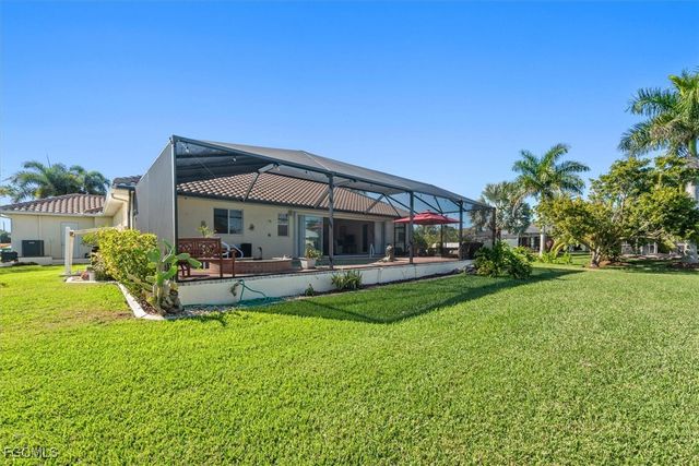 2529 Gleason PKWY, Cape Coral, FL 33914