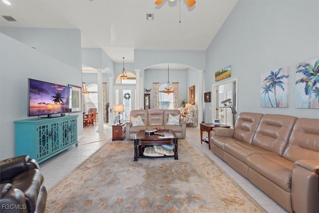 2529 Gleason PKWY, Cape Coral, FL 33914