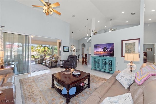 2529 Gleason PKWY, Cape Coral, FL 33914