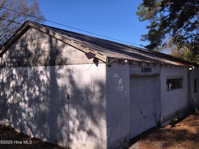 811 Clark Avenue, New Bern, NC 28560